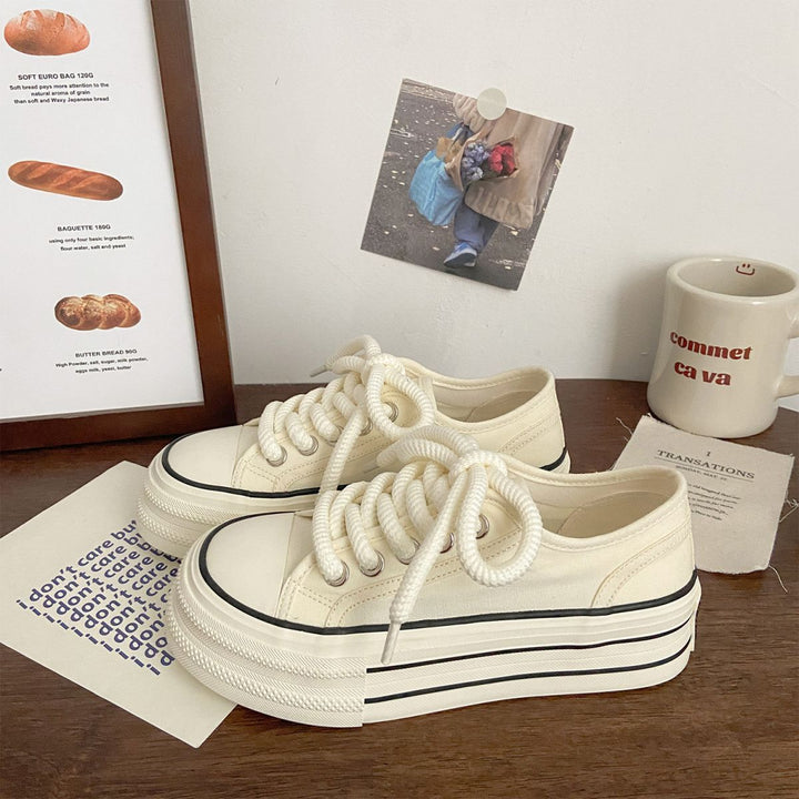 Damen Fashion Plateau Sneakers mit robustem Obermaterial und gestreiftem Sohlenprofil Echo Archiv