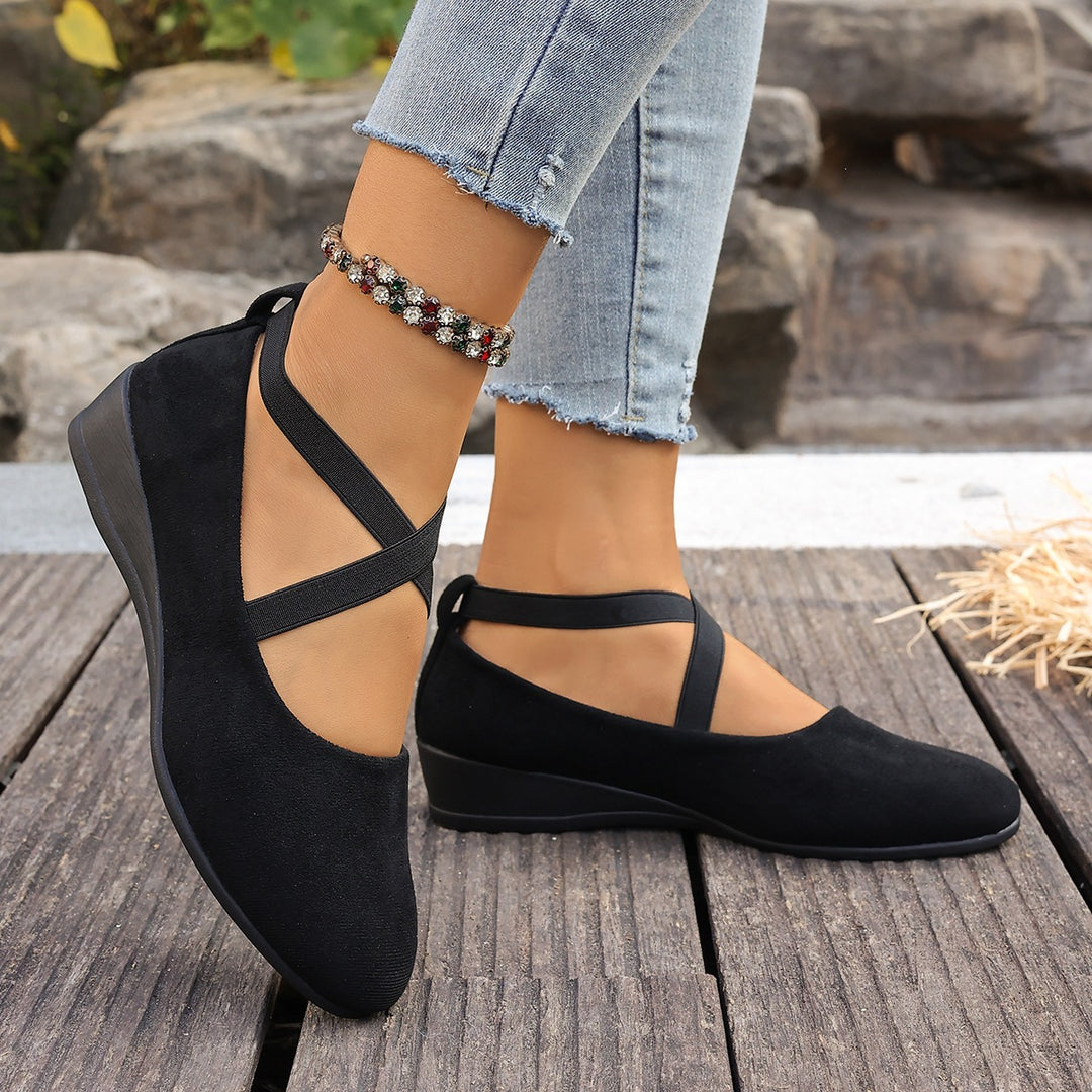 Damen Komfortable Mary-Jane-Ballerinas aus Velours mit verstellbarem Schnallenriemen und gepolstertem Fußbett – Lioré
