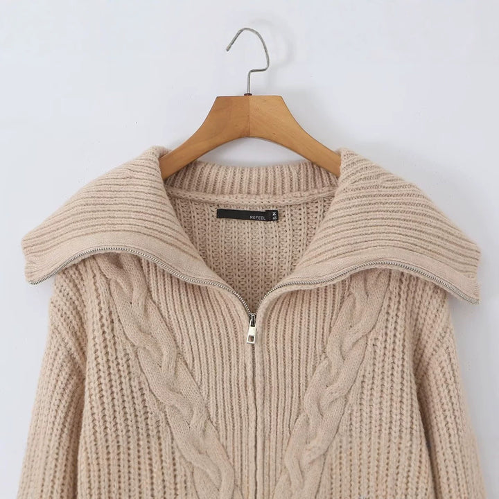 Damen Grobstrickpullover mit Zopfmuster und halbem Reißverschlusskragen Echo Archiv