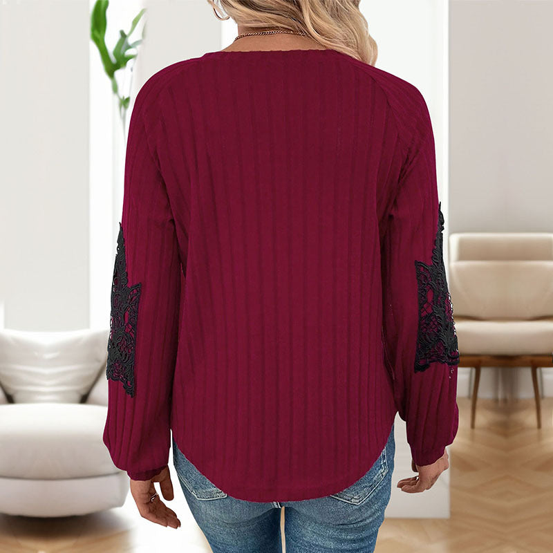 Damen Leichter Rippstrick-Pullover mit V-Ausschnitt und floraler Spitzenapplikation an den Ärmeln Echoarchiv