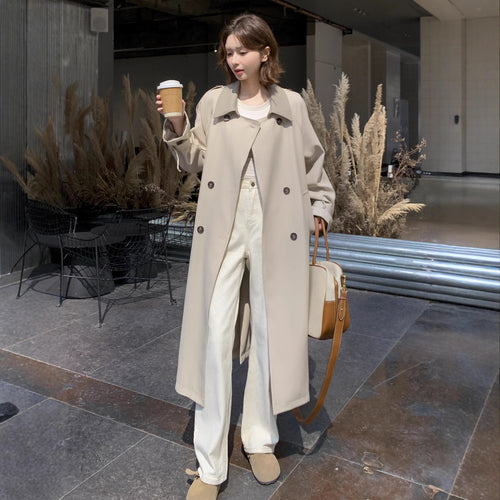 Damen Lang geschnittener minimalistischer Trenchcoat mit weichem Fall, überschnittenen Schultern und verstellbaren Ärmelriemen Echoarchiv