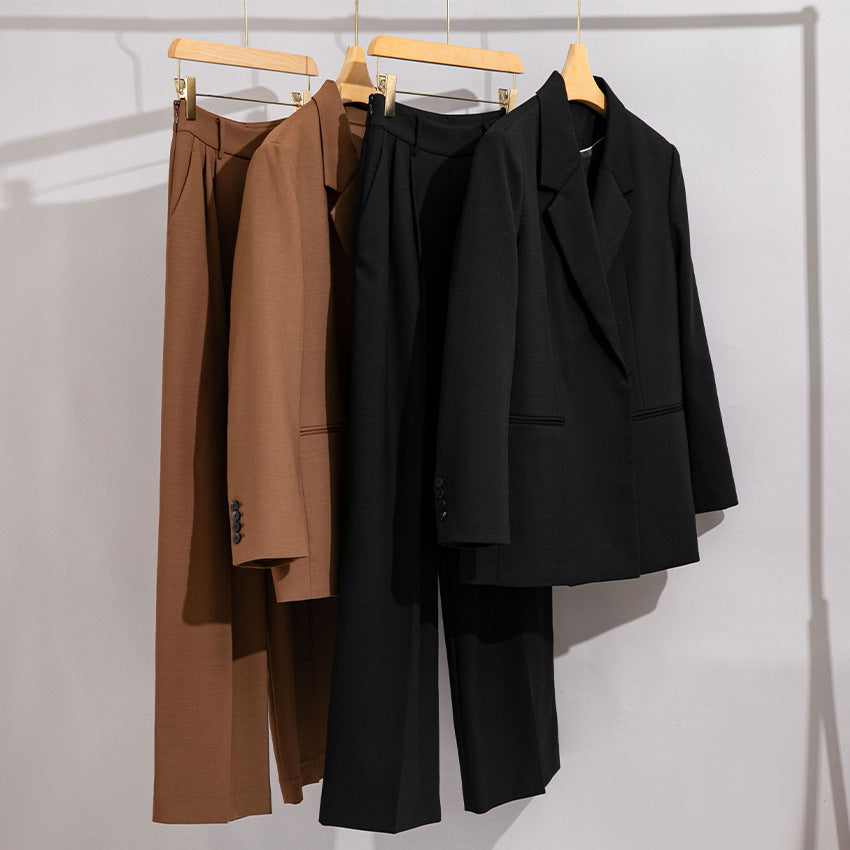 Damen Longline-Blazer mit verdeckter Knopfleiste und schmaler Silhouette Echoarchiv