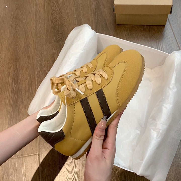 Damen Sportliche Sneakers mit hochwertiger Wildleder-Oberfläche und atmungsaktivem Innenfutter Echo Archiv