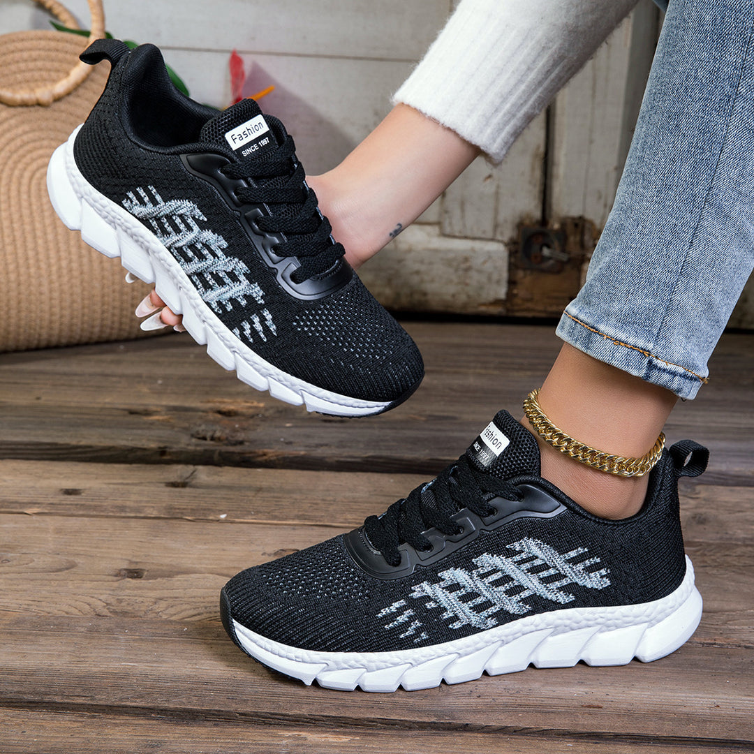 Damen nan gestrickter Schlupf-Sneaker mit elastischem Schaft, Zier-Schnürung und segmentierter Dämpfungssohle Echo Archiv