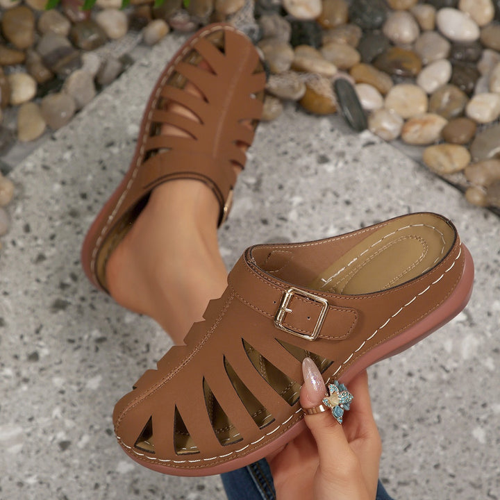 Damen Slipper‑Sandalen mit geschlossener Zehenkappe, Cut‑Out‑Design und verstellbarer Schnalle – Lioré