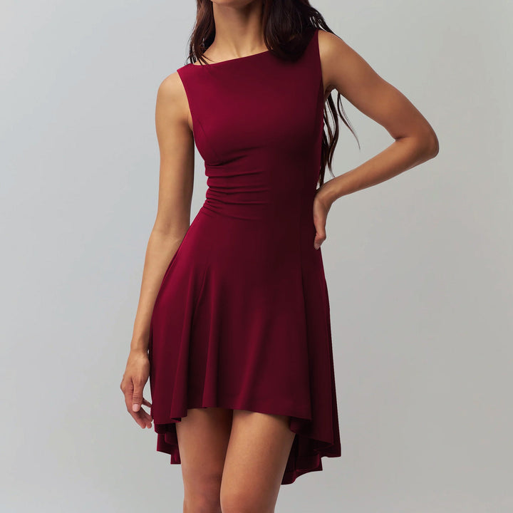 Echoarchiv | Ärmelloses Kleid mit Kragen