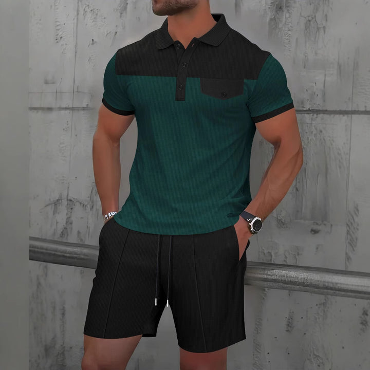 Herren modisches Kurzarm-Polo mit strukturiertem Design und Brusttasche Echoarchiv
