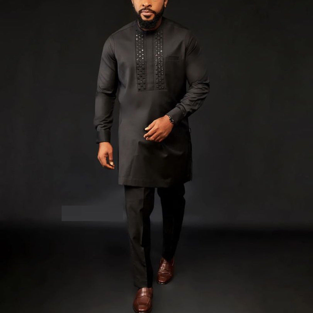 Herren traditionelles Kaftan-Outfit mit eleganten Stickereien Echoarchiv