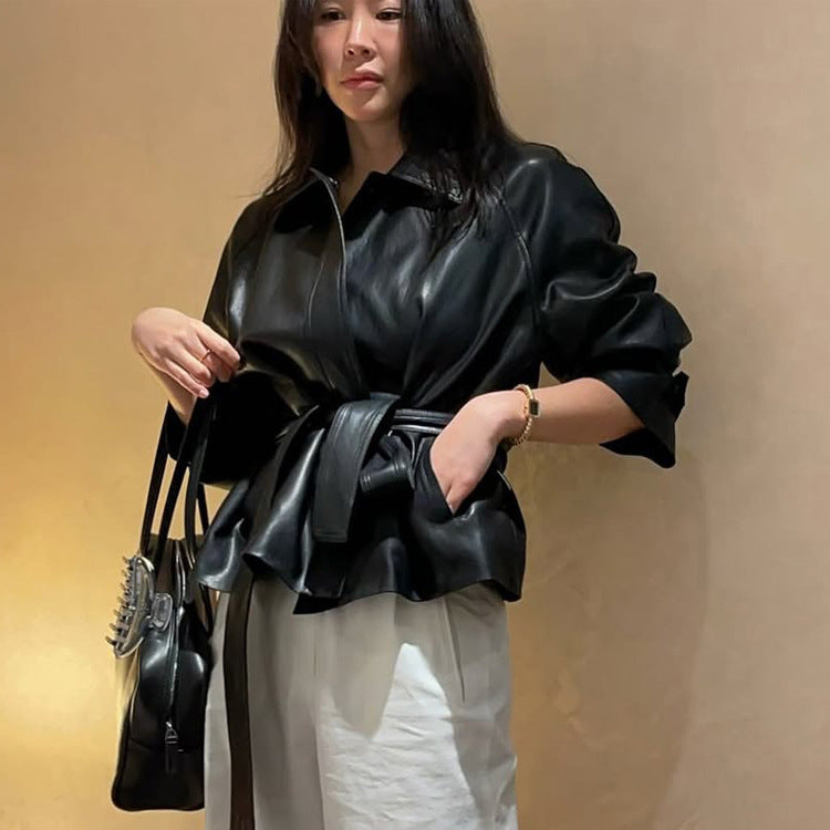 Damen Taillierbare Kunstlederjacke mit Wickelgürtel und kastiger Silhouette Echoarchiv