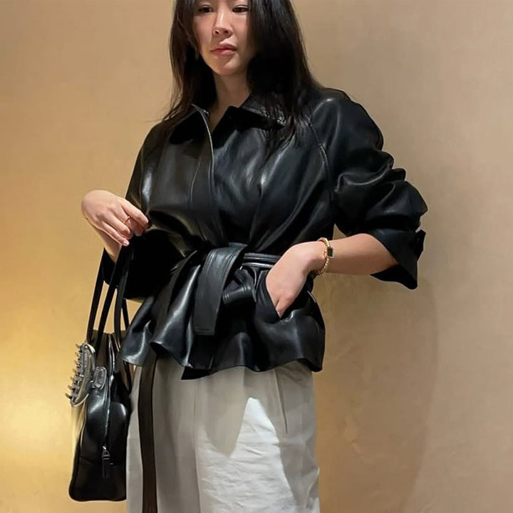 Damen Taillierbare Kunstlederjacke mit Wickelgürtel und kastiger Silhouette Echoarchiv
