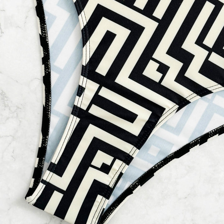 Damen Einteiliger Badeanzug mit geometrischem Muster Echo Archiv