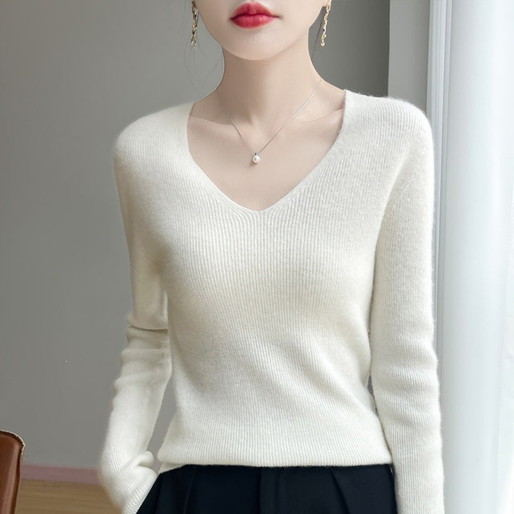 Damen Schmal geschnittener V‑Ausschnitt-Feinstrickpullover mit feiner Rippenstruktur und weicher Haptik Echoarchiv