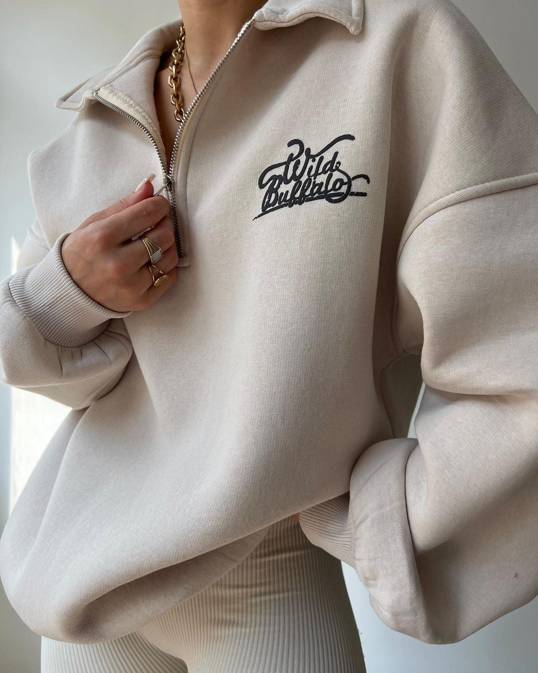 Damen Oversized Halbzip-Sweatshirt mit Stehkragen und gesticktem Logo Echoarchiv