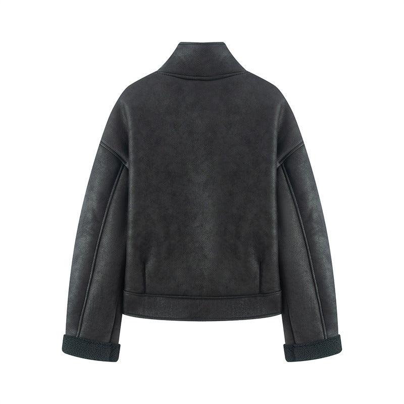 Damen kurze Lammfelloptik-Jacke mit hohem Stehkragen und geknöpfter Front – Célinea