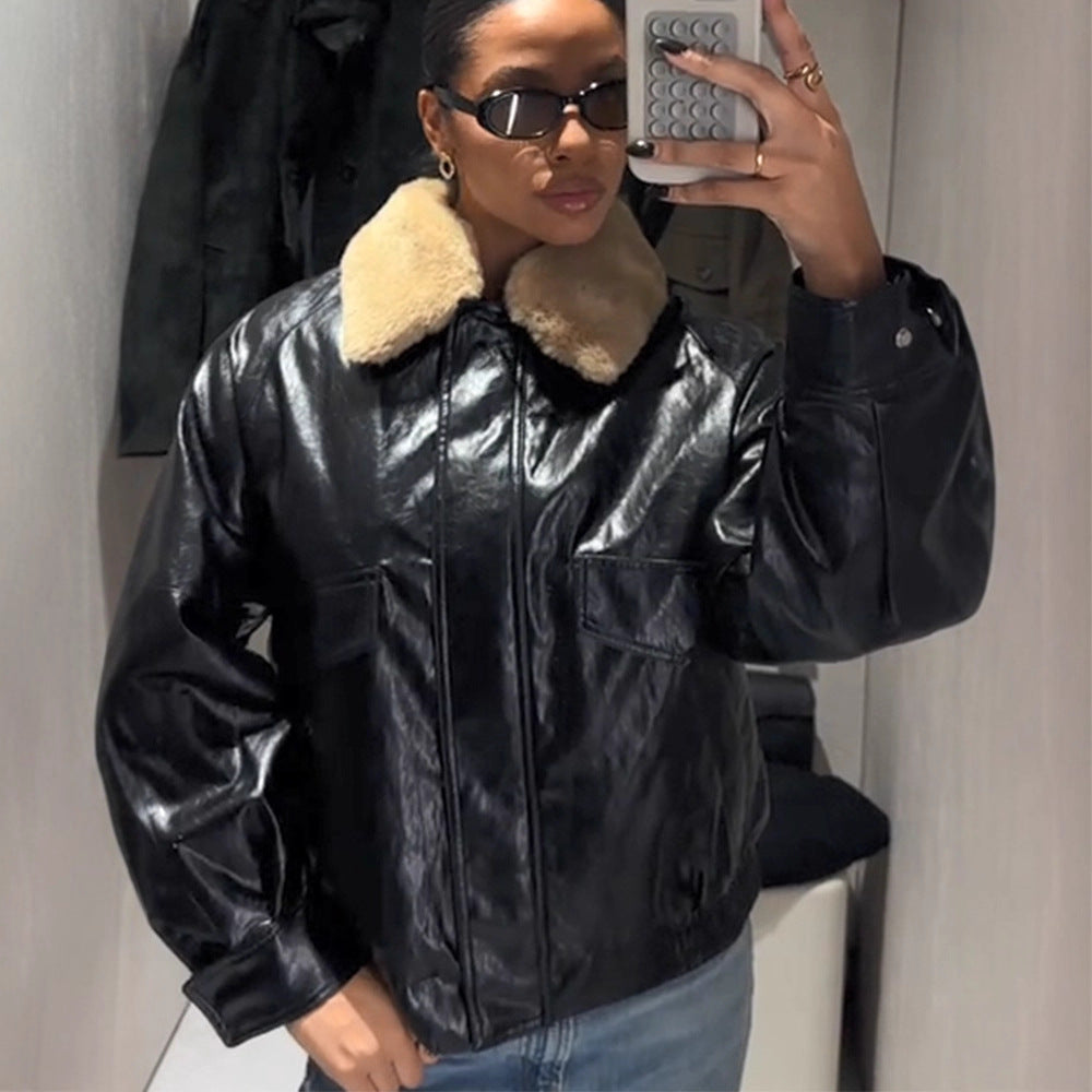 Damen Glänzende Oversize Lederimitat-Bomberjacke mit voluminösem Kunstfellkragen Echoarchiv