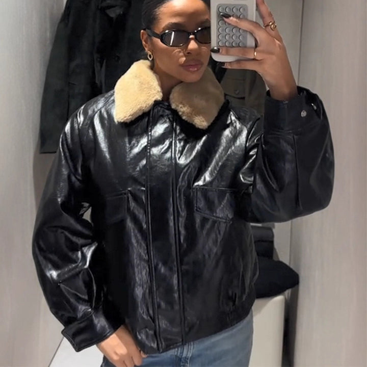 Damen Glänzende Oversize Lederimitat-Bomberjacke mit voluminösem Kunstfellkragen Echoarchiv