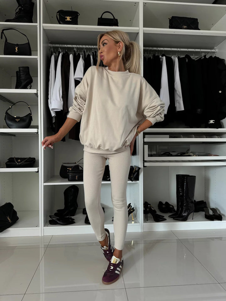 Damen zweiteiliges Lounge-Set mit oversized Sweatshirt und enganliegender Rippleggings – Avérine