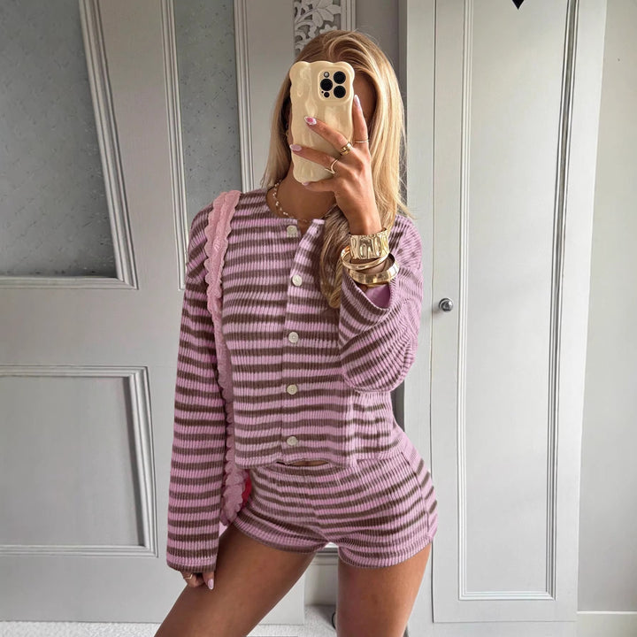 Damen nan gestreiftes Feinstrick-Loungewear-Set mit Knopfleiste und Highwaist-Shorts Echo Archiv