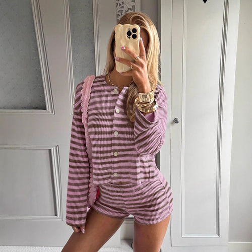 Damen nan gestreiftes Feinstrick-Loungewear-Set mit Knopfleiste und Highwaist-Shorts Echo Archiv