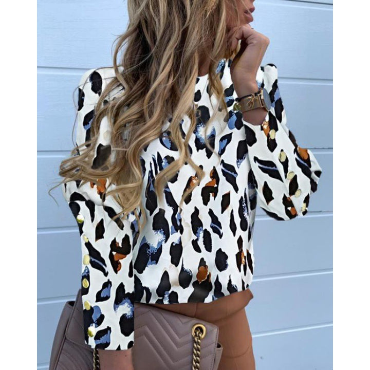 Damen Leichte Bluse mit Leopardenprint, Ballonärmeln und Zierknopfleiste – Élovi