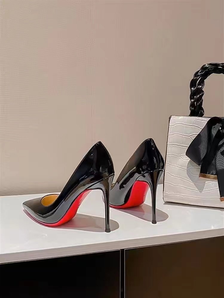 Damen Elegante Lackpumps mit spitz zulaufendem Stiletto-Absatz und gepolsterter Innensohle – Lioré