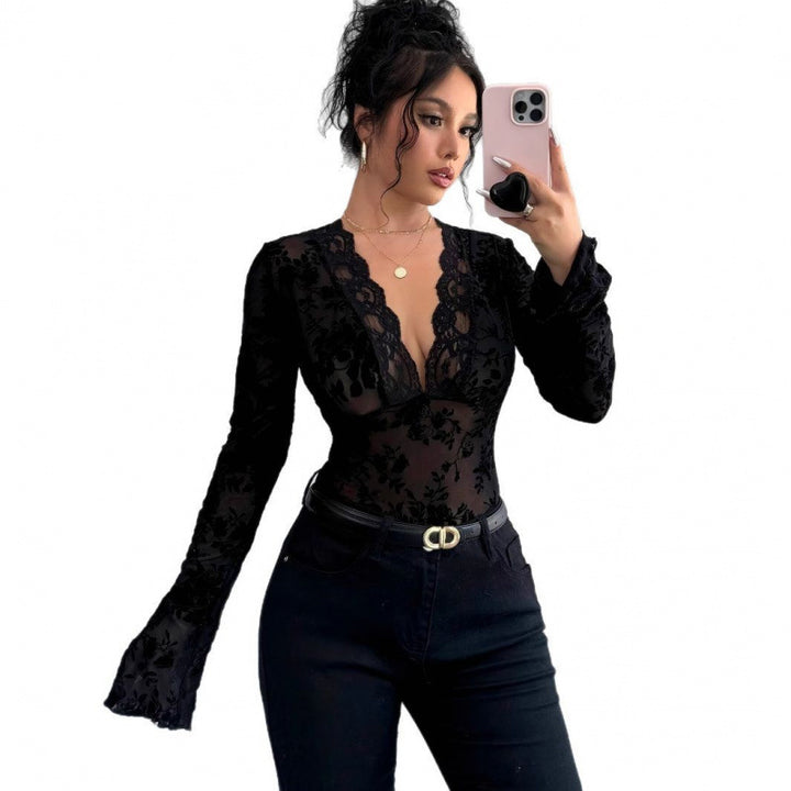 Damen Spitzen-Bodysuit mit tiefem V-Ausschnitt und romantischen Rüschendetails Echo Archiv