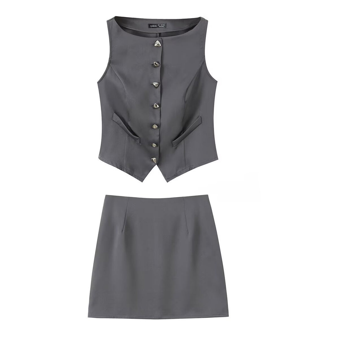 Damen-Set aus tailliertem Weste und kurzem Rock mit eleganten Knopfdetails Echo Archiv
