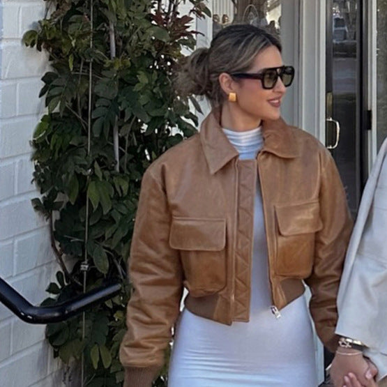 Damen Kurze Lederoptik-Blousonjacke mit großen Pattentaschen und geripptem Bund Echoarchiv