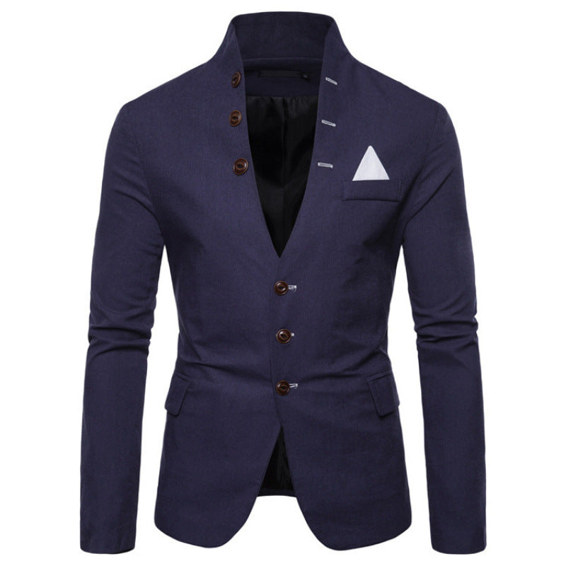 Herren eleganter Blazer mit modernem Stehkragen und ausgefallenen Knopfdetails Echoarchiv