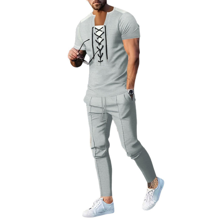 Herren lässiges Lace-Up T-Shirt mit modischem Schnitt und körperbetonter Passform Echoarchiv