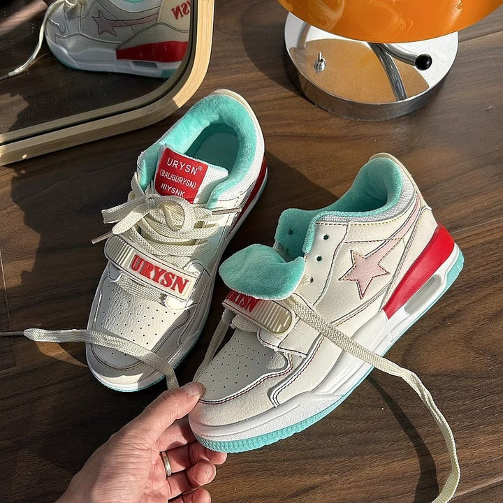 Damen Sportliche Sneaker mit verstellbarem Klettverschluss und weicher Dämpfung Echo Archiv