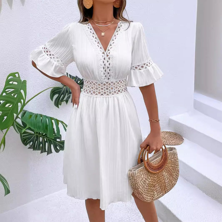 Damen Midikleid mit Plissee, Spitzeneinsatz in der Taille und Volantärmeln Echo Archiv
