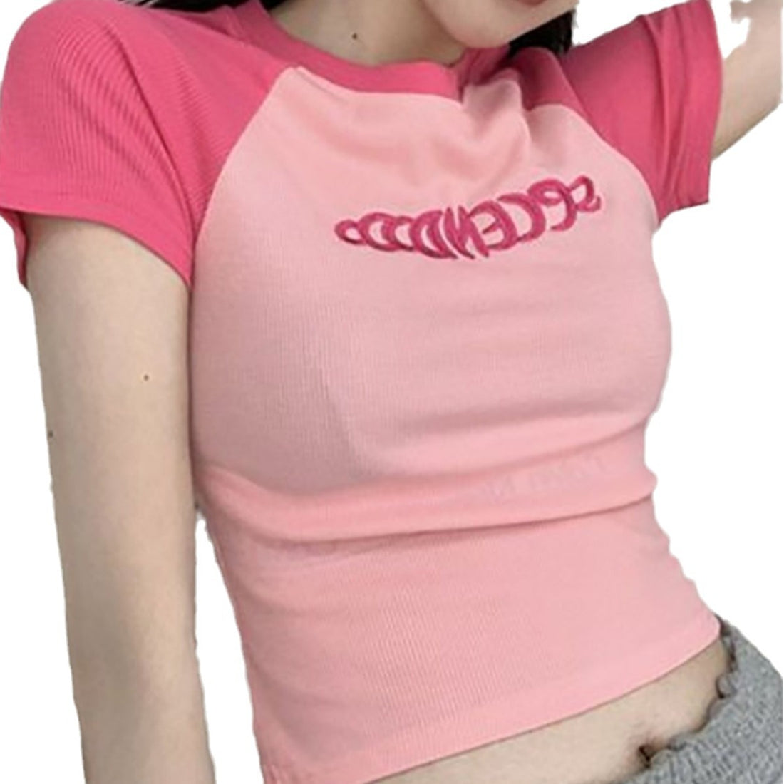 Damen Cropped T-Shirt mit kontrastierenden Ärmeln und modernem Aufdruck – Orélia