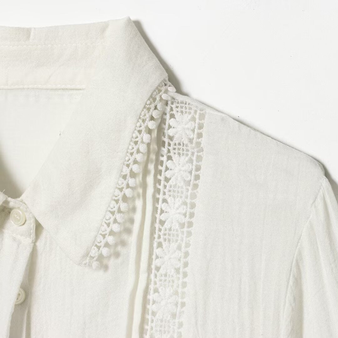 Damen Bluse mit zarter Spitzenapplikation, verdeckter Knopfleiste und Ballonärmeln Echo Archiv