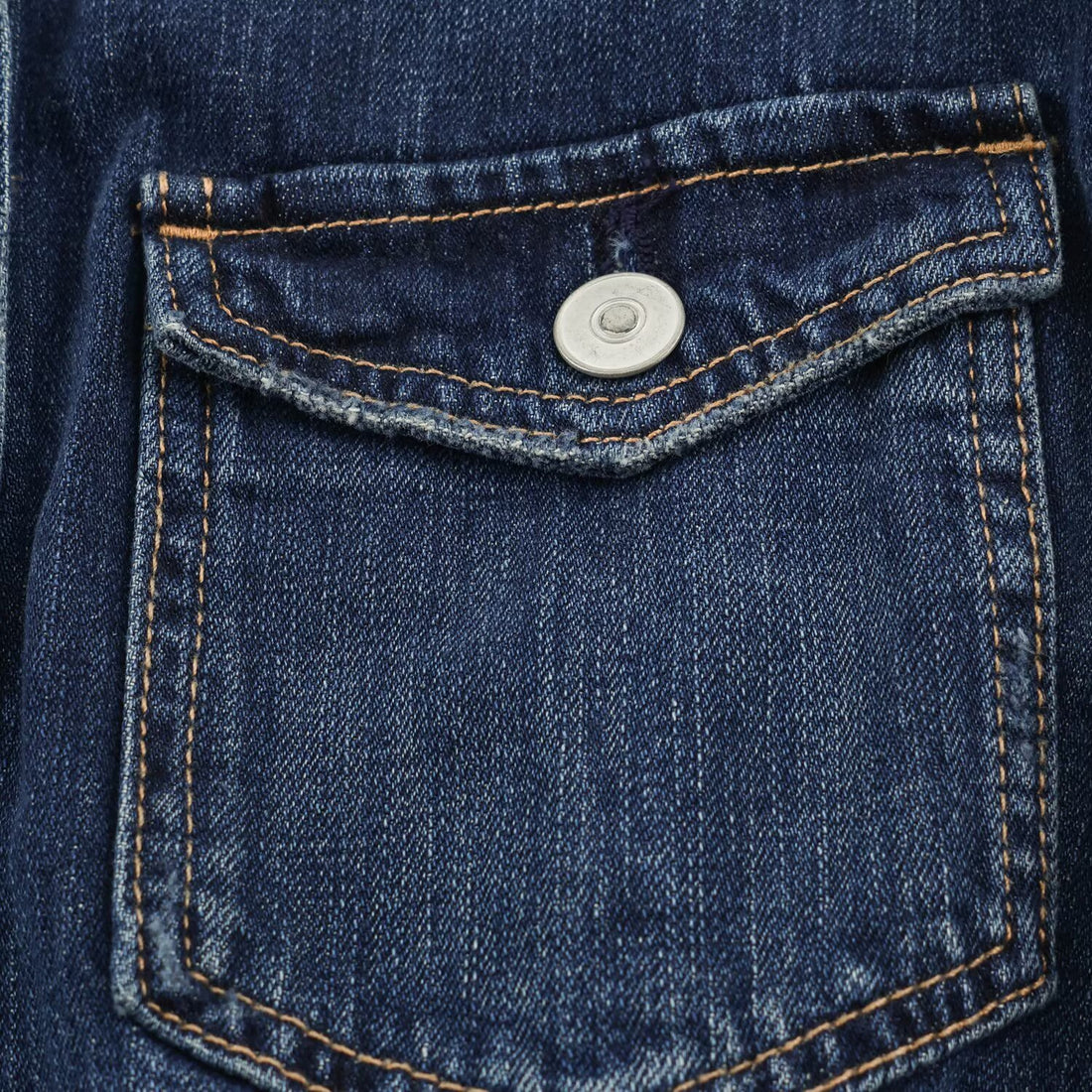Damen Geradliniges Denim-Hemdkleid mit durchgehender Knopfleiste und Brusttaschen Echoarchiv