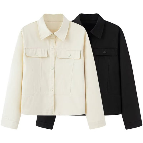Damen leichtes Canvas Fieldjacket mit taillierten Abnähern, aufgesetzten Pattentaschen und verdeckter Druckknopfleiste – Célinea