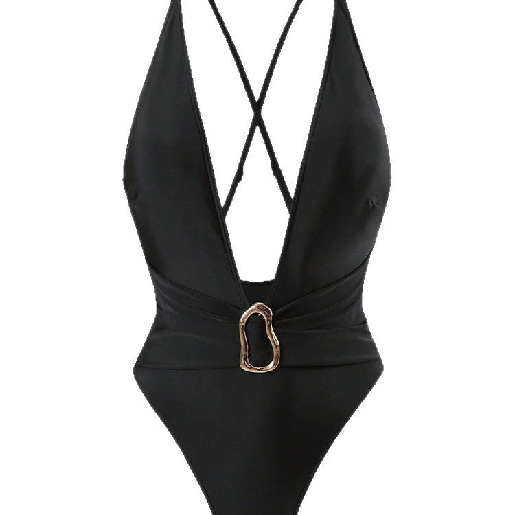 Damen Einteiler Badeanzug mit tiefem V-Ausschnitt und elegantem Schmuckdetail Echo Archiv