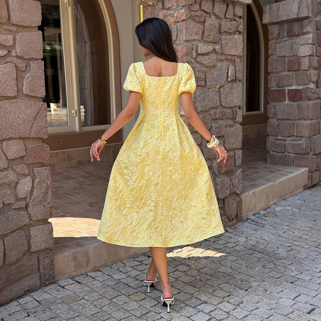 Damen Midi-Kleid mit Puffärmeln und detailliertem Strukturdesign Echo Archiv