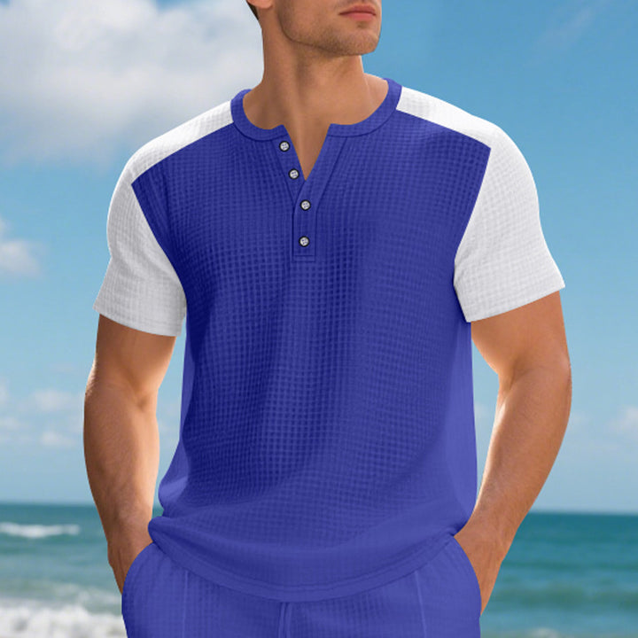 Herren kurzärmliges Henley-Shirt mit strukturiertem Gewebe Echoarchiv