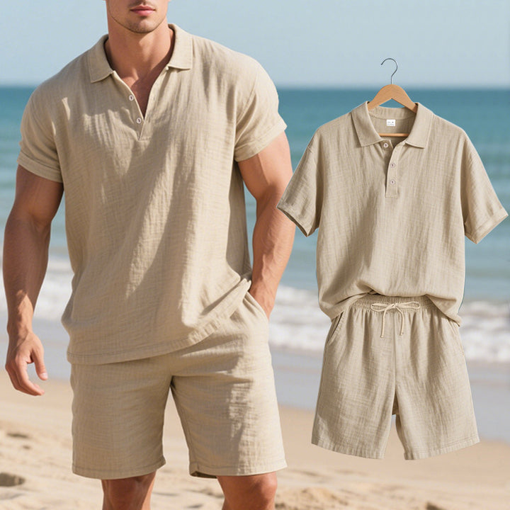 Herren lässiges Sommeroutfit mit Kurzarm-Polo und Shorts Echoarchiv