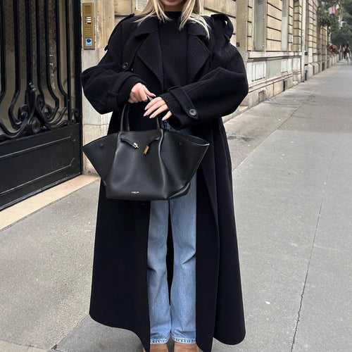 Damen Extravagant geschnittener Oversize-Wollmantel mit Schulterklappen und weitem Schalkragen Echo Archiv