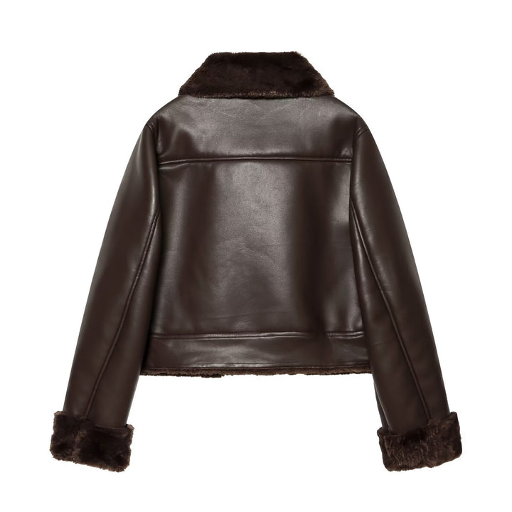 Damen Kurze wattierte Kunstlederjacke mit Teddy-Futter, Fellkragen und aufgesetzten Pattentaschen Echo Archiv