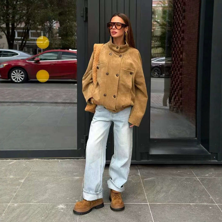 Damen Kurze doppeltreihige Veloursjacke mit Stehkragen, Ballonärmeln und aufgesetzten Taschen Echo Archiv