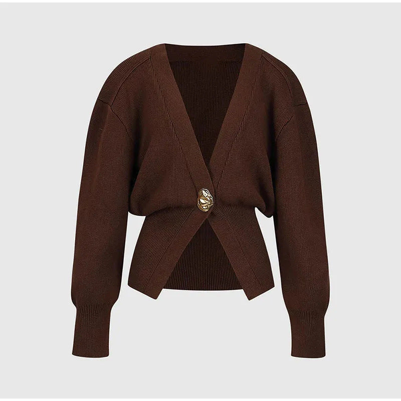 Damen 500+ Cropped‑Cardigan mit Taillenraffung, tiefem V‑Ausschnitt und großem Zierknopf Echo Archiv