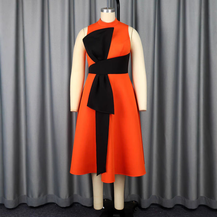 Damen Elegantes Midi-Kleid mit asymmetrischem Schnitt und voluminösem Schleifenakzent Echo Archiv