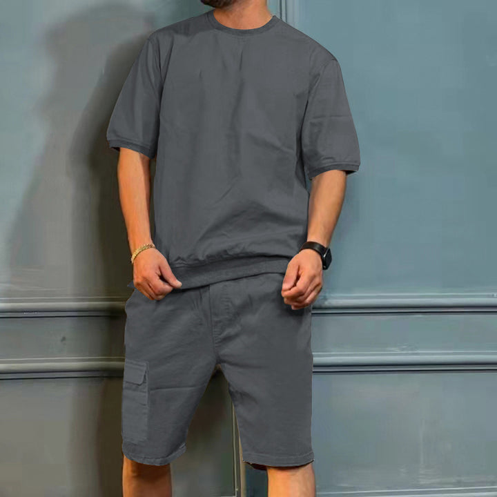 Herren Freizeitoberteil mit modernen Cargo-Shorts Echoarchiv