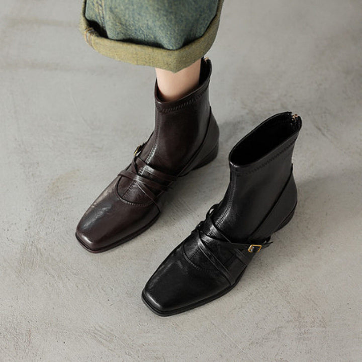 Damen Elegante Stiefeletten aus Leder mit modischem Riemen Echo Archiv