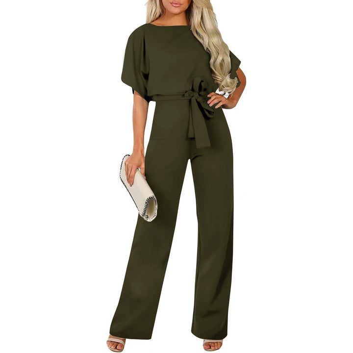 Damen langer Jumpsuit mit innovativem Bindegürtel und angeschnittenen Ärmeln – Solévia
