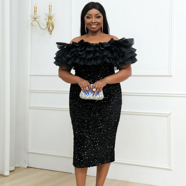 Damen Elegantes Abendkleid mit voluminösen Rüschen und funkelnden Pailletten Echo Archiv