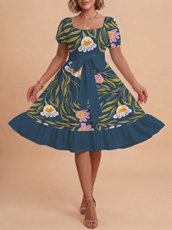 Damen Sommerliches Blumenkleid mit taillierbarem Gürtel und voluminösen Ärmeln Echo Archiv